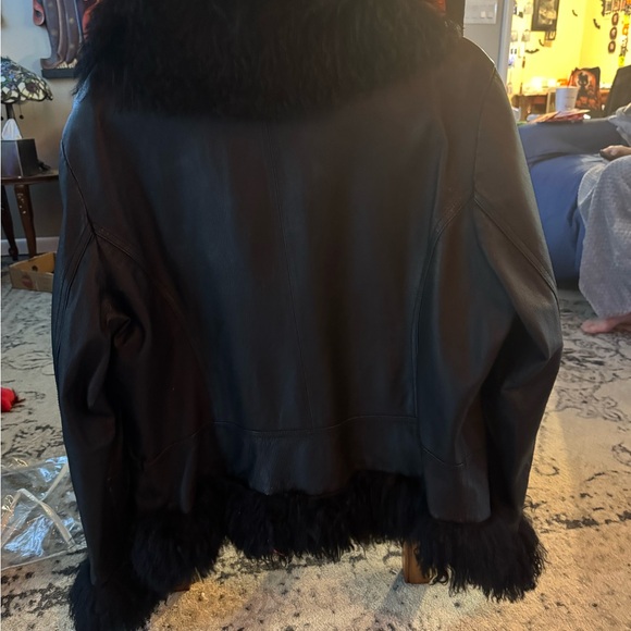 Wilsons Leather Black Jacket with Faux Fur Trim - Picture 4 of 4